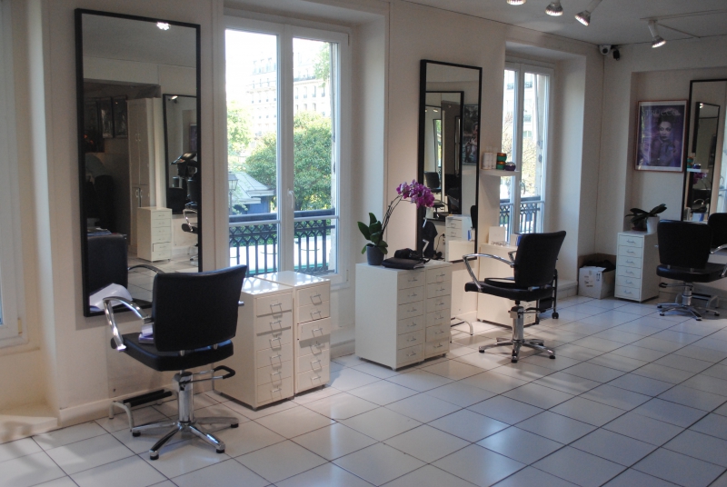 coiffure-PONTEVES-min_floor-home-office-property-living-room-room-781228-pxhere.com